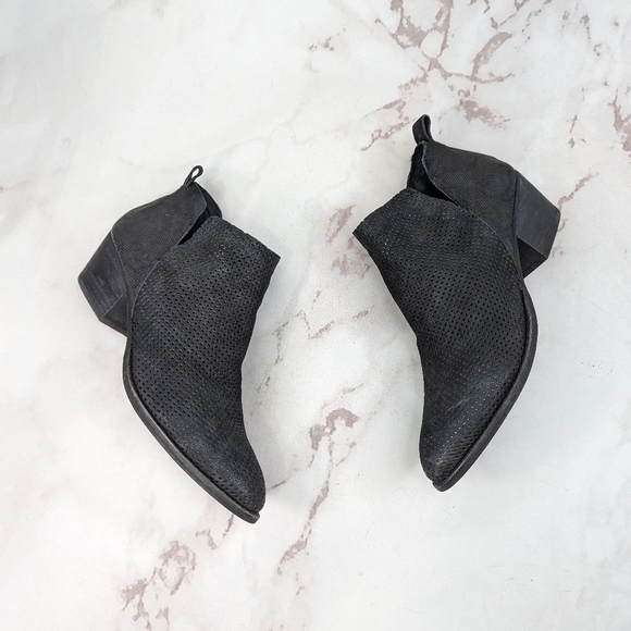 Dolce Vita Bootie Women 10 41 Black Ankle Leather Perforated Lattice Slits Shoe - Picture 1 of 12